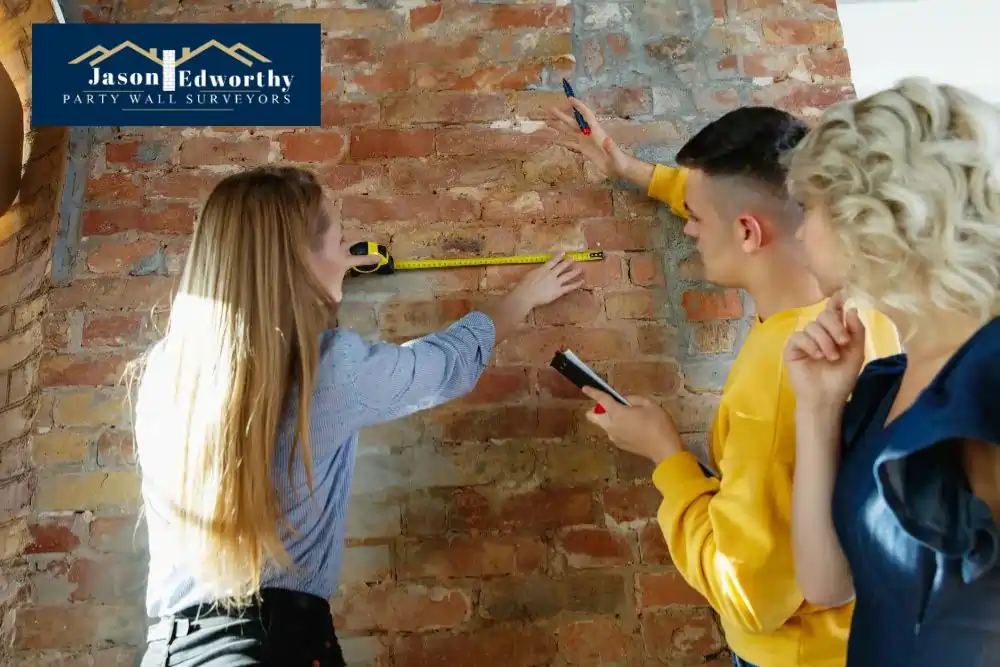 What are the responsibilities of a party wall surveyor Swallownest?